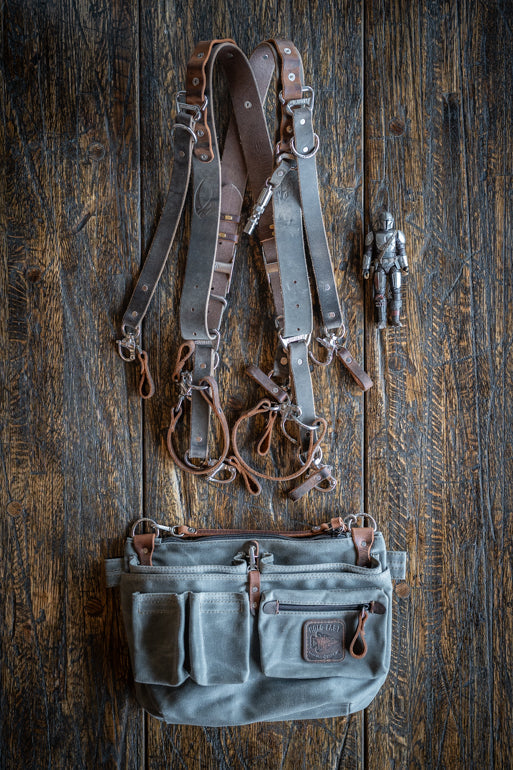 Explorer Lens Quiver | Canvas and Leather Messenger Bag