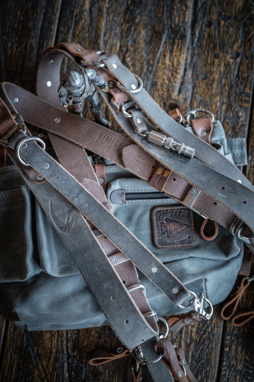 Explorer Lens Quiver | Canvas and Leather Messenger Bag