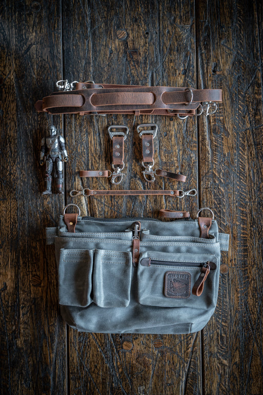 Explorer Lens Quiver | Canvas and Leather Messenger Bag