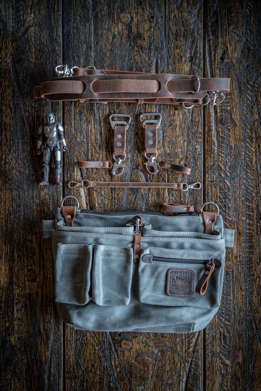 Explorer Lens Quiver | Canvas and Leather Messenger Bag